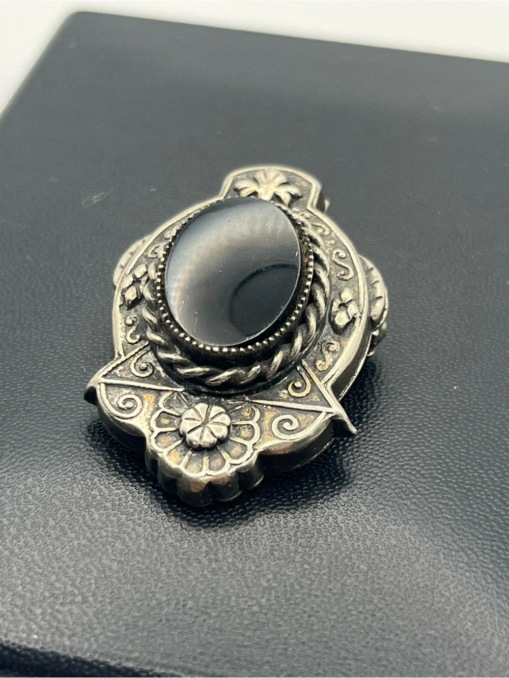 N/A silver tone